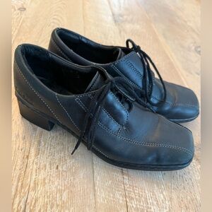 Josef Seibel Women's Size 38 Thick Heeled Leather Oxford EUC